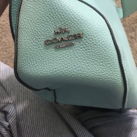 Amazing Mint green Coach Purse with shoulder strap - Picture 4 of 8